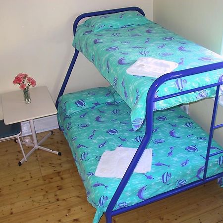 Ocean Beach Backpackers Hostel Perth Bagian luar foto