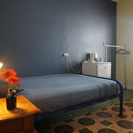Ocean Beach Backpackers Hostel Perth Bagian luar foto