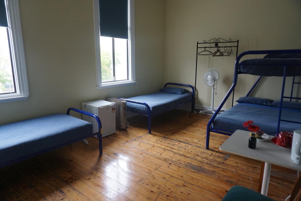 Ocean Beach Backpackers Hostel Perth Bagian luar foto