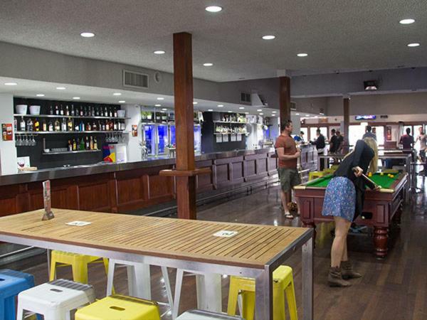 Ocean Beach Backpackers Hostel Perth Bagian luar foto