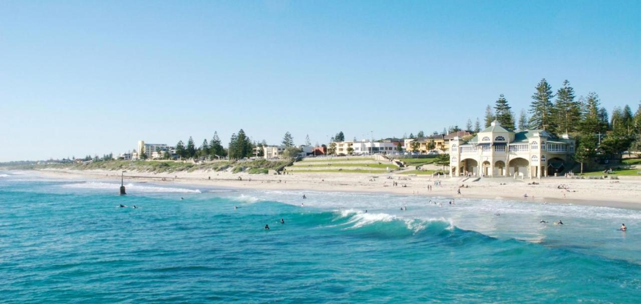 Ocean Beach Backpackers Hostel Perth Bagian luar foto